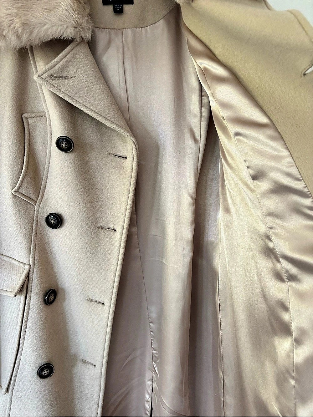 Vintage Bebe Beige Wool Trench Coat w/ 100% Rabbit Fur Collar Size Medium - Picture 3 of 9